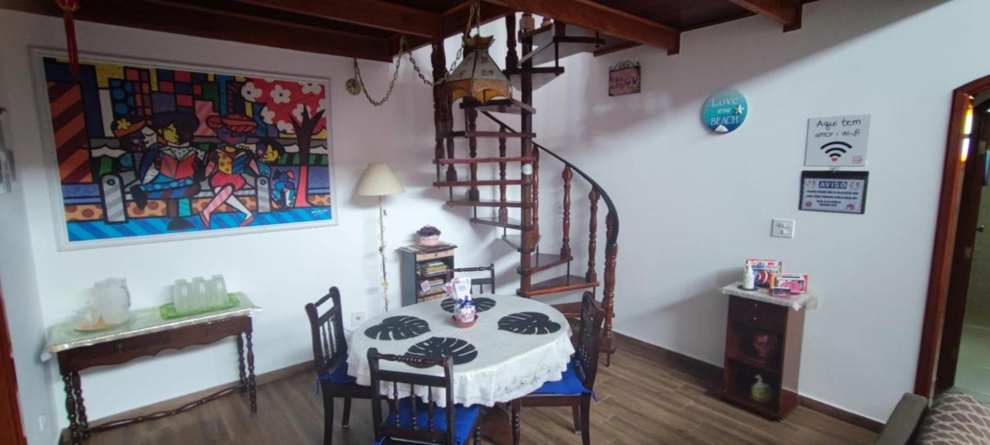 Casa Rosa de Peruíbe - Casa de Temporada 3 dormitórios, 10 hóspedes, piscina, wi-fi, netflix, 800 metros da praia Exterior foto