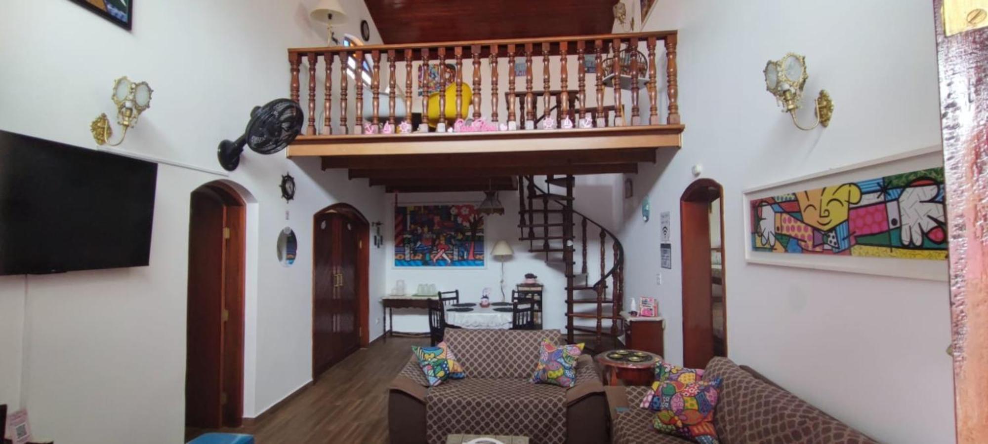 Casa Rosa de Peruíbe - Casa de Temporada 3 dormitórios, 10 hóspedes, piscina, wi-fi, netflix, 800 metros da praia Exterior foto