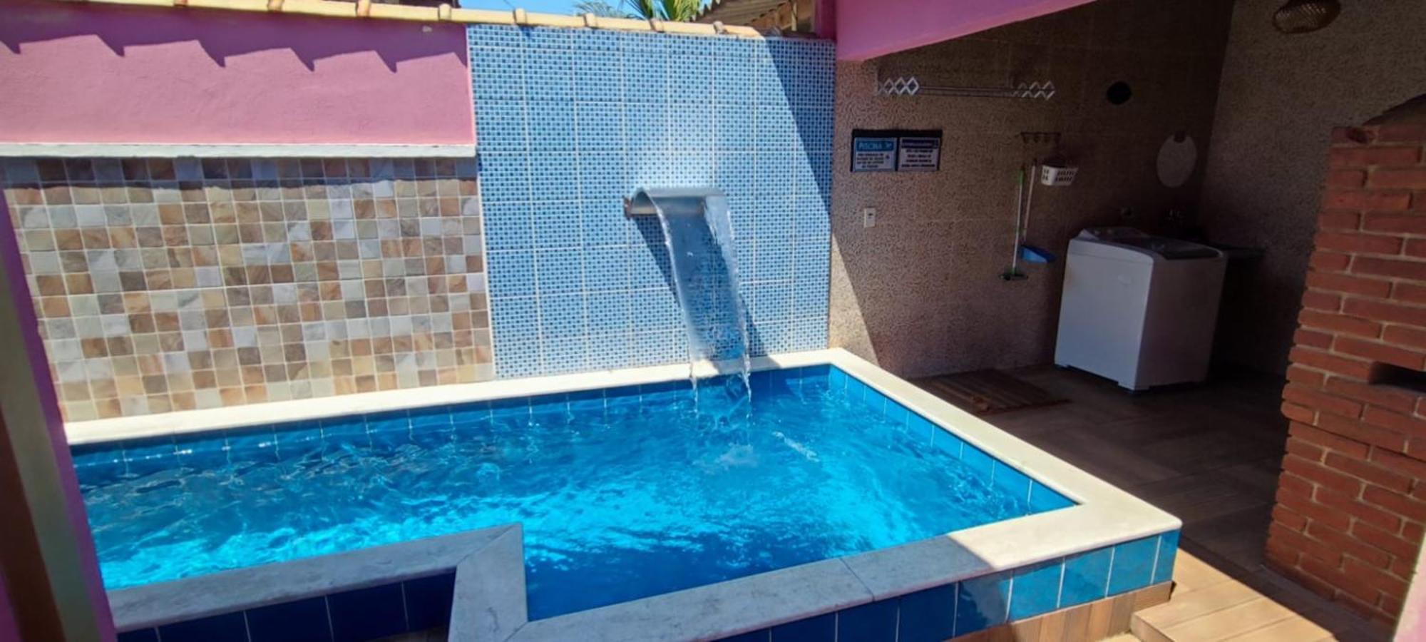 Casa Rosa de Peruíbe - Casa de Temporada 3 dormitórios, 10 hóspedes, piscina, wi-fi, netflix, 800 metros da praia Exterior foto